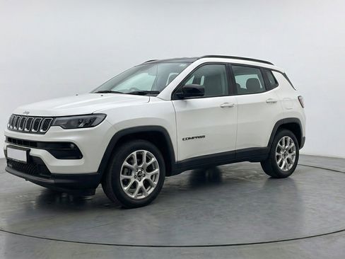 Used 2025 Jeep Compass Limited AWD/4WD image 3