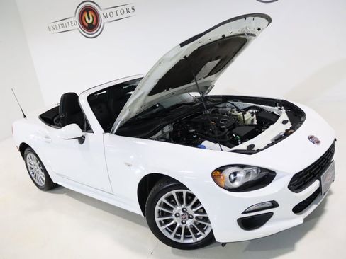 Used 2017 FIAT 124 Spider Classica image 56