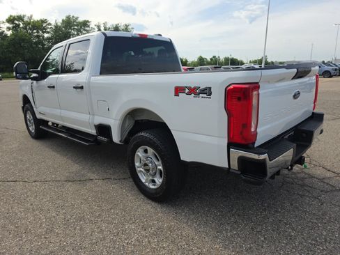 Used 2025 Ford F250 XLT w/ FX4 Off-Road Package AWD/4WD image 11