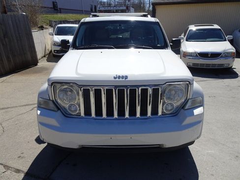 Used 2010 Jeep Liberty Limited w/ Tire & Wheel Group AWD/4WD image 2