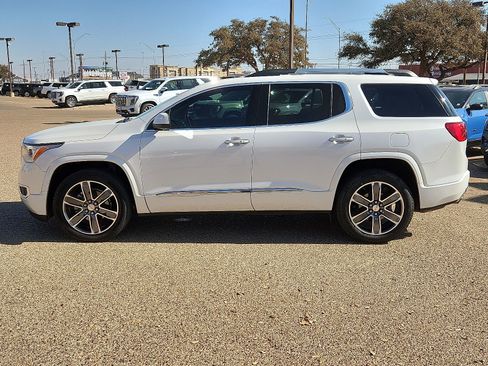 Used 2019 GMC Acadia Denali w/ Technology Package image 2