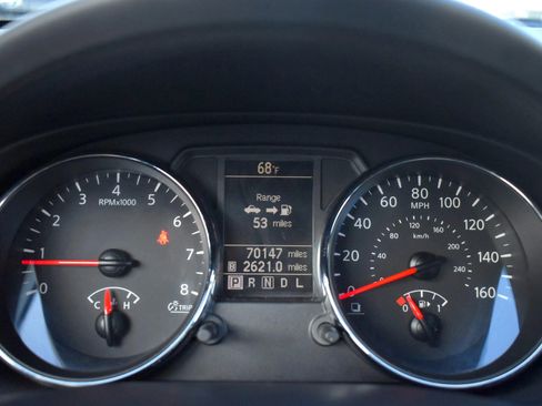 Used 2011 Nissan Rogue S Krom Edition image 18