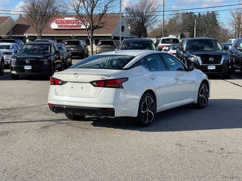 New 2025 Nissan Altima 2.5 SR image 5