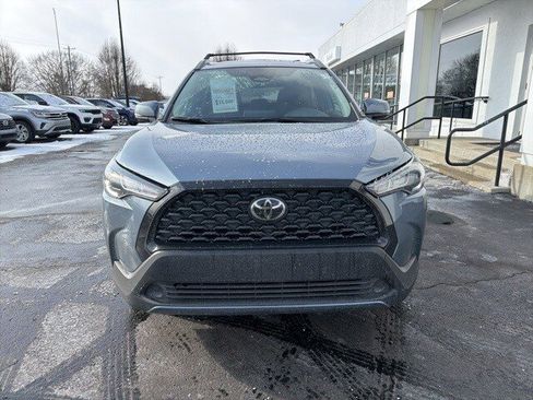 Used 2024 Toyota Corolla Cross LE image 8