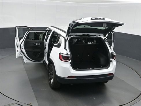 New 2026 Jeep Compass Latitude image 51