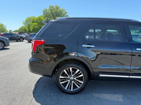 Used 2016 Ford Explorer Platinum AWD/4WD image 39