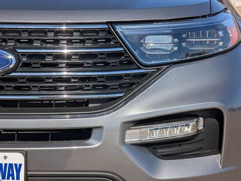 Used 2022 Ford Explorer XLT w/ Equipment Group 202A image 9