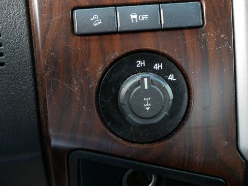 Used 2016 Ford F350 Lariat image 25