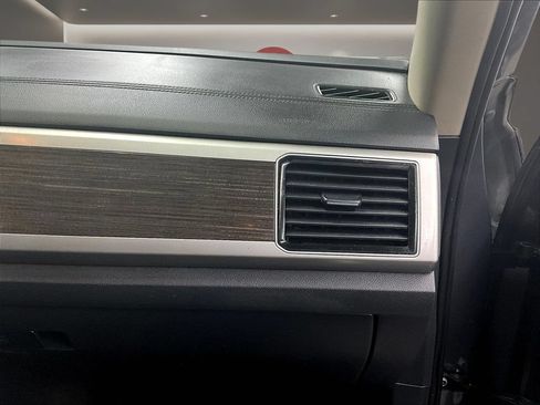 Used 2018 Volkswagen Atlas SEL FWD image 25