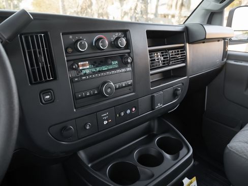 New 2025 GMC Savana 2500 Extended w/ Driver Convenience Package image 37