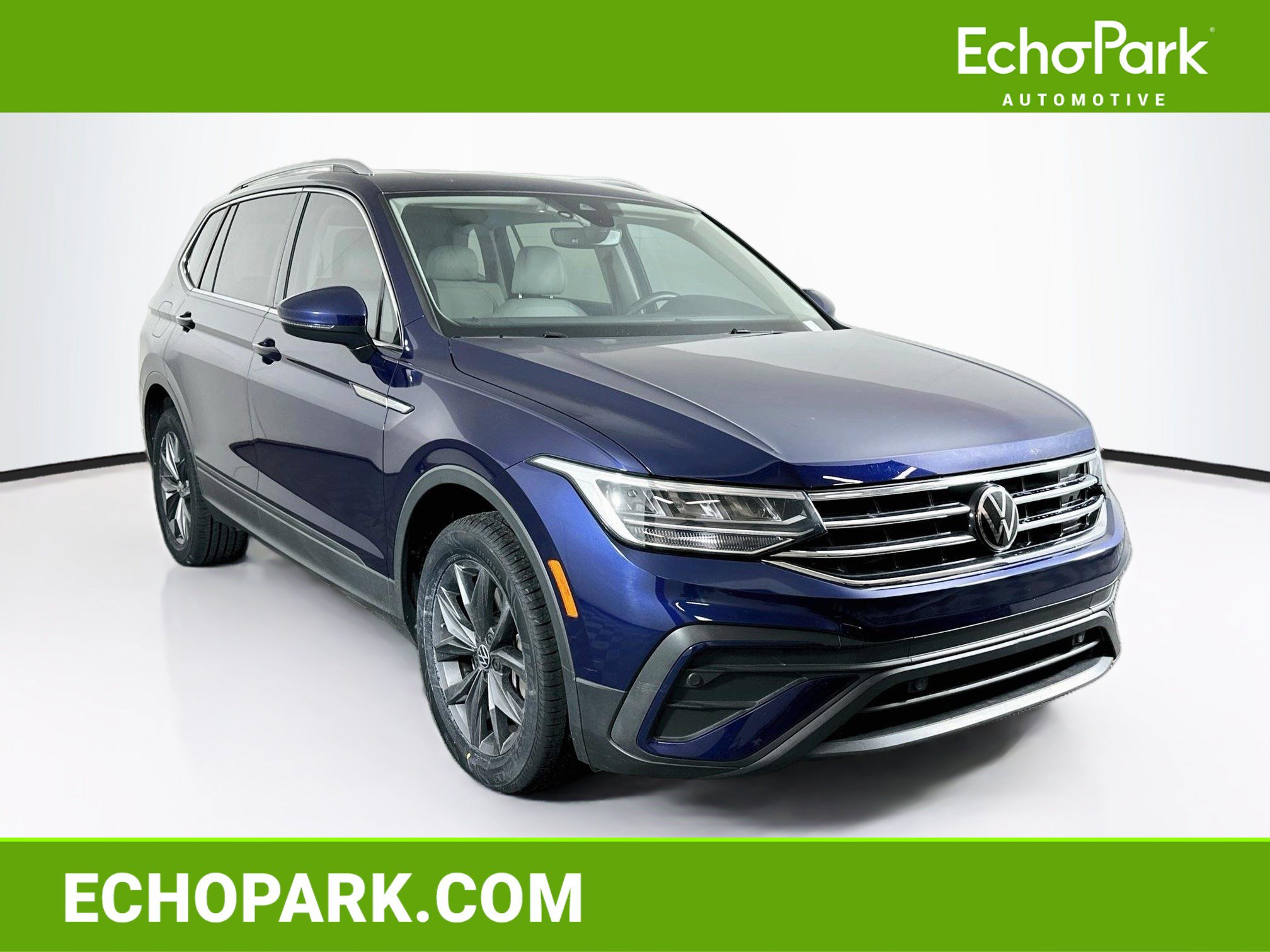 Used 2022 Volkswagen Tiguan SE FWD image 1