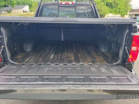 Used 2018 Chevrolet Silverado 1500 W/T w/ Special Service Package AWD/4WD image 29