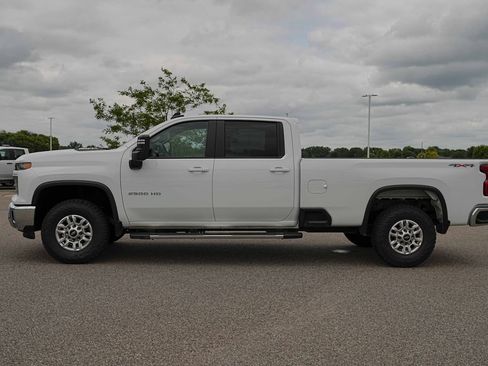 Used 2025 Chevrolet Silverado 2500 LT w/ Convenience Package AWD/4WD image 9