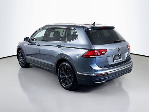 Certified 2024 Volkswagen Tiguan SE image 3