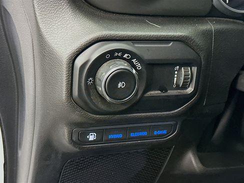 Used 2023 Jeep Wrangler Unlimited AWD/4WD image 17