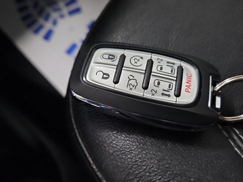 Used 2022 Chrysler Pacifica Touring-L w/ S Appearance Package FWD image 21