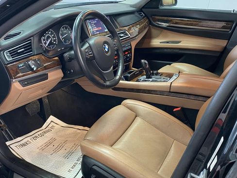 Used 2013 BMW 750Li xDrive image 21