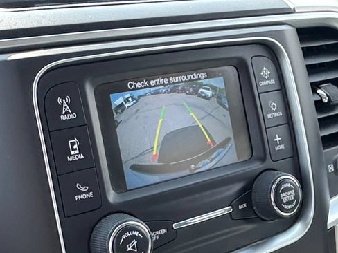 Used 2019 RAM 1500 Classic SLT AWD/4WD image 34