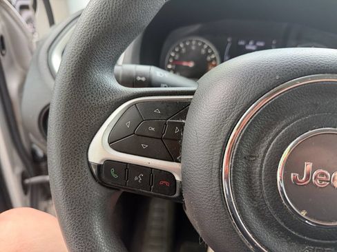 Used 2020 Jeep Renegade Sport w/ UConnect 7.0 Group FWD image 16