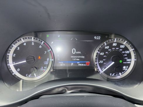 Used 2024 Toyota Highlander LE image 22