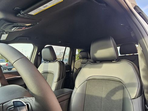 New 2026 Jeep Grand Cherokee Altitude image 20