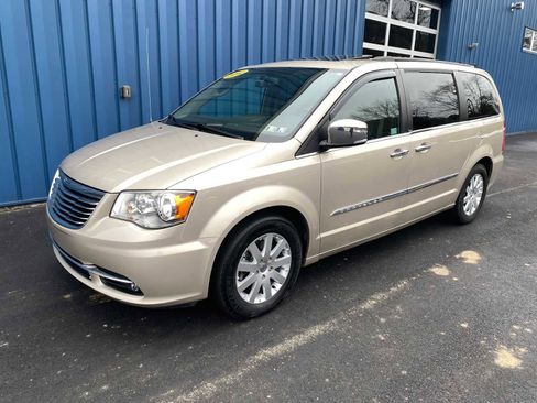 Used 2012 Chrysler Town & Country Touring-L w/ Entertainment Group #2 image 2
