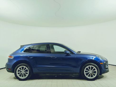 Certified 2025 Porsche Macan AWD/4WD image 8