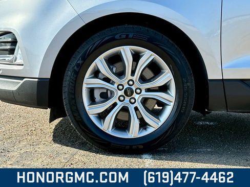 Used 2024 Ford Edge Titanium image 9
