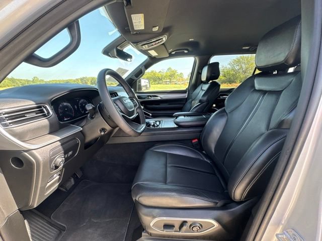 Used 2025 Jeep Wagoneer Series II AWD/4WD image 2