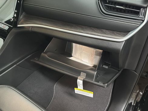 New 2026 Jeep Grand Cherokee L Limited w/ Luxury Tech Group II image 25