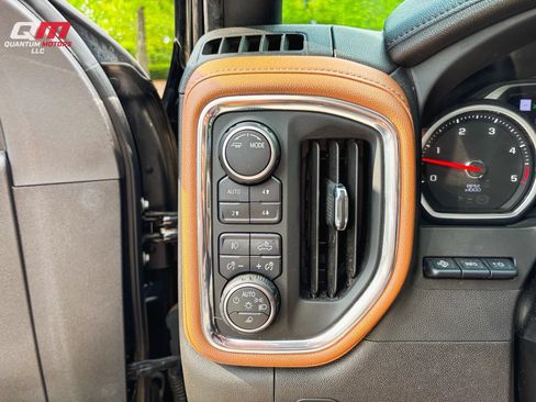 Used 2023 Chevrolet Silverado 2500 High Country w/ Z71 Off-Road Package AWD/4WD image 15