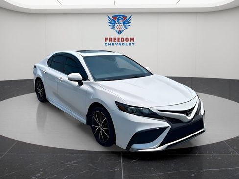 Used 2023 Toyota Camry SE w/ Cold Weather Package AWD/4WD image 7