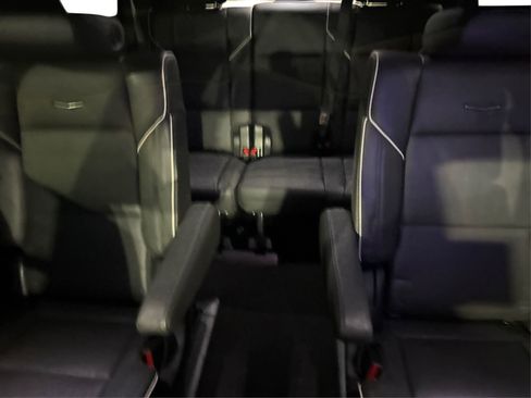 Used 2025 Cadillac Escalade Premium Luxury image 19