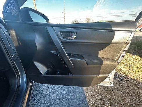 Used 2017 Toyota Corolla LE image 22