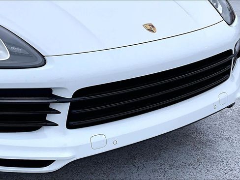 Used 2021 Porsche Cayenne Coupe image 28