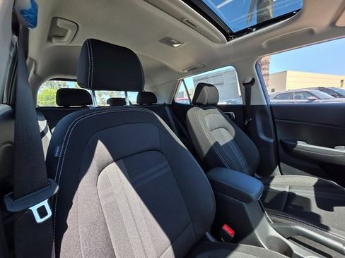 New 2025 Hyundai Venue SEL image 11