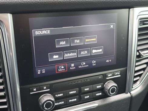 Used 2018 Porsche Macan S image 23