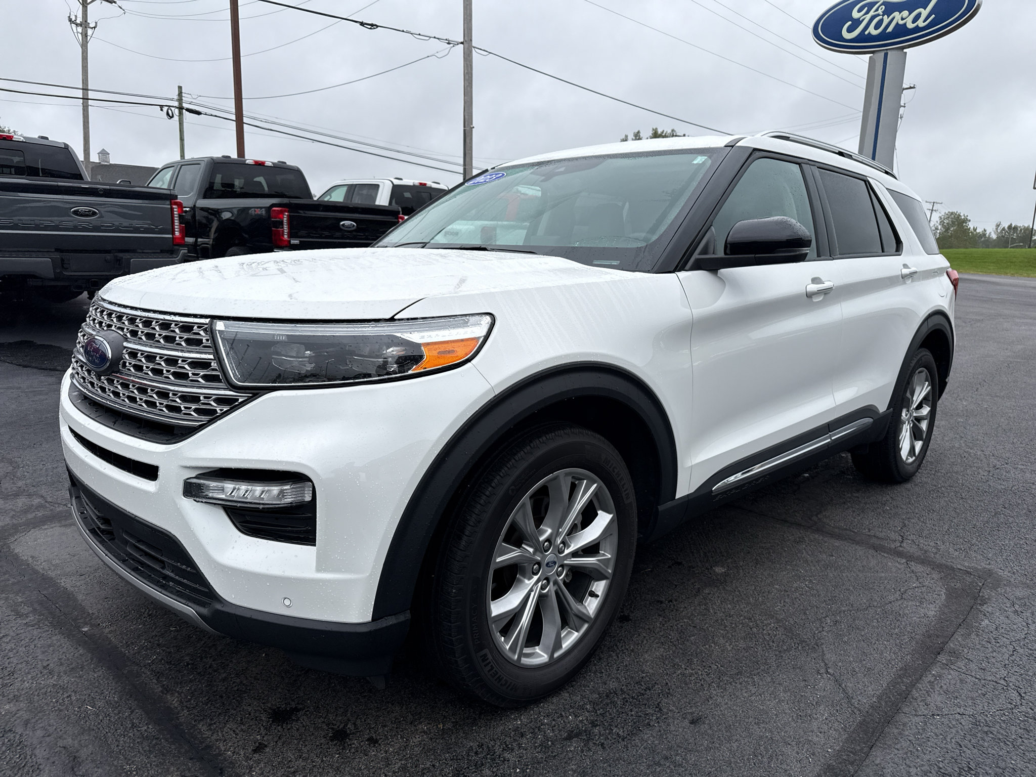 Used 2023 Ford Explorer Limited w/ Limited Technology Package AWD/4WD image 4