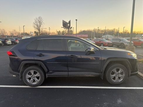 Used 2022 Toyota RAV4 XLE image 10