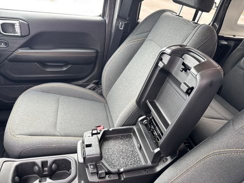 Used 2025 Jeep Wrangler Unlimited Sahara w/ Safety Group image 36