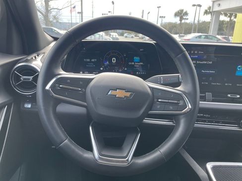 Used 2025 Chevrolet Equinox LT image 27