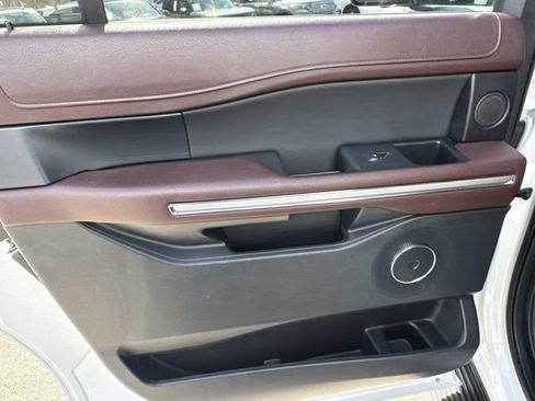 Used 2022 Ford Expedition Max Limited image 14