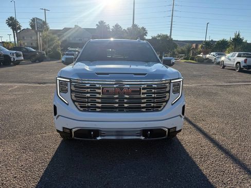 Used 2022 GMC Sierra 1500 Denali w/ Denali Reserve Package AWD/4WD image 2