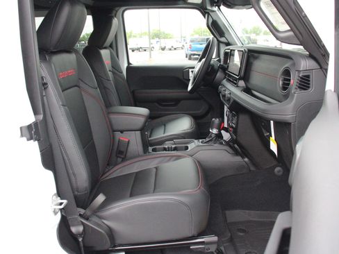 New 2026 Jeep Wrangler Rubicon AWD/4WD image 28