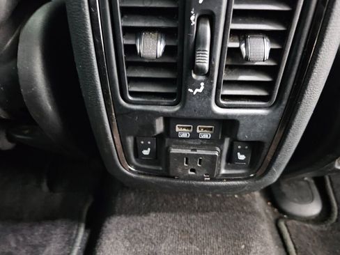 Used 2018 Dodge Durango R/T image 21