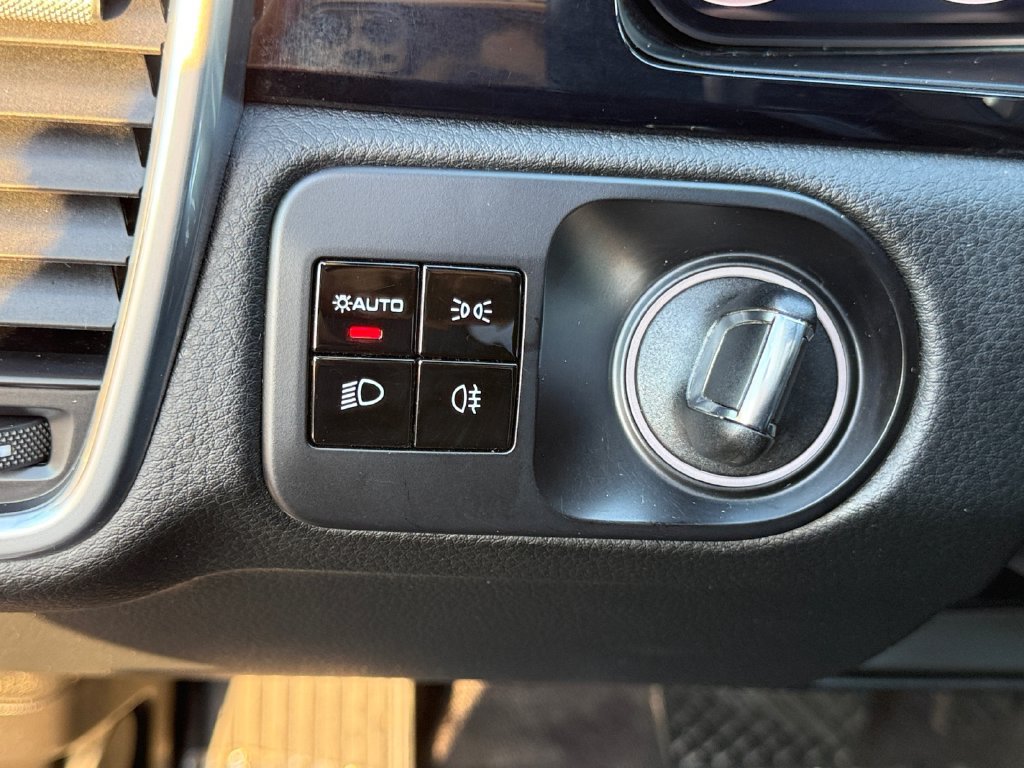 Used 2020 Porsche Cayenne AWD/4WD image 22