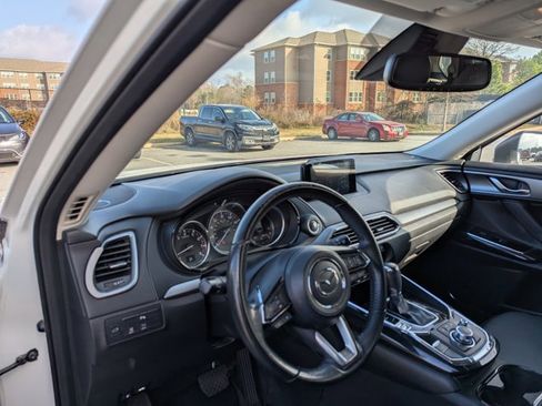 Used 2018 MAZDA CX-9 Touring w/ Touring Premium Package image 11