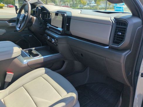 Certified 2025 GMC Sierra 2500 SLT w/ SLT Premium Package AWD/4WD image 28