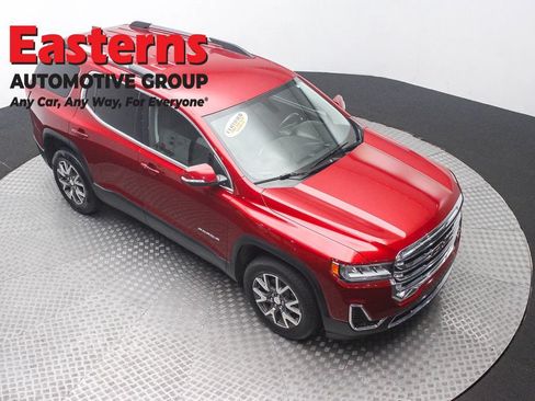 Used 2020 GMC Acadia SLE w/ Driver Convenience Package FWD image 3
