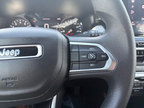 Used 2025 Jeep Compass Sport AWD/4WD image 22